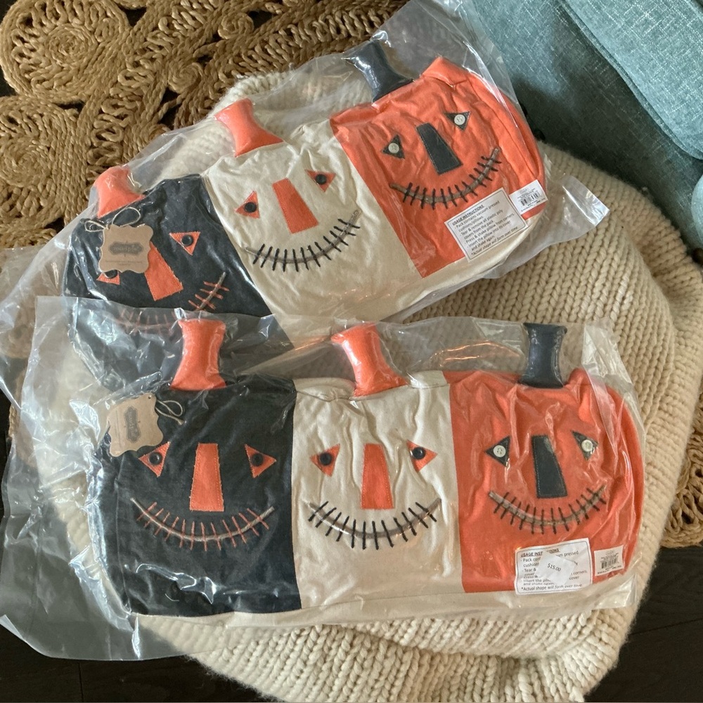 NWT Set of TWO Mud Pie Halloween Pumpkin Pillows Adorable Retail $48 Each